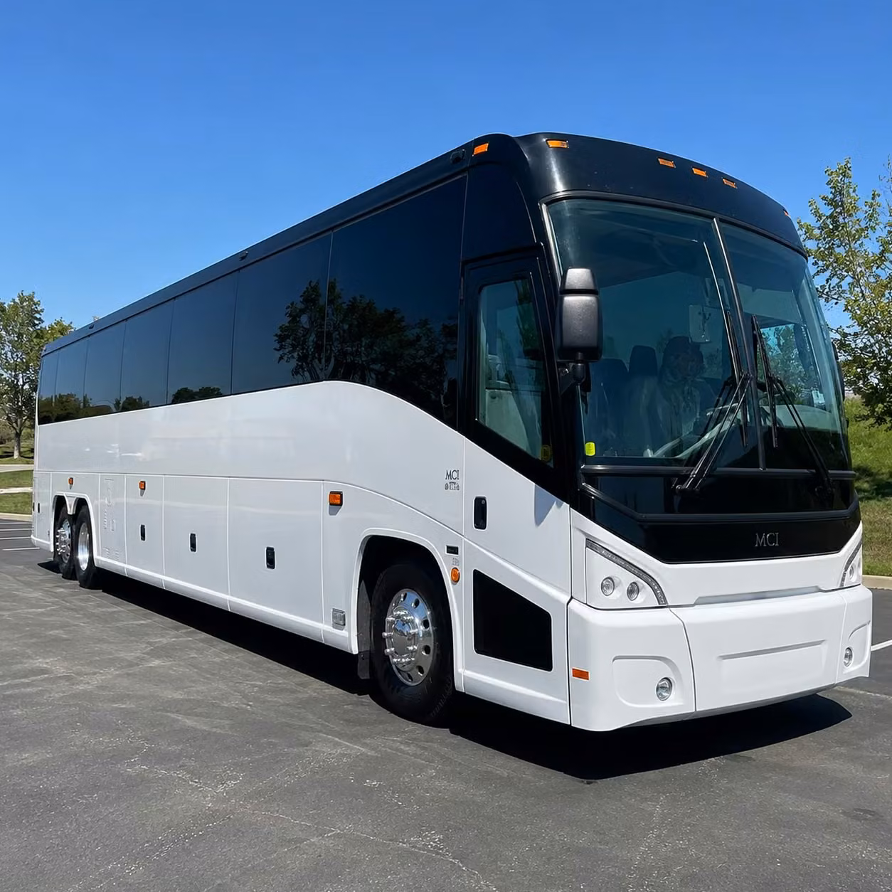 wellington equestrian groups rely on private airport shuttles all season long
