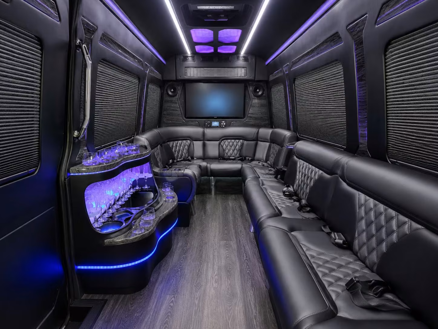 wellingtoncharterbuscompany com will help you shuttle employees to wellington s major business parks and corporate campuses